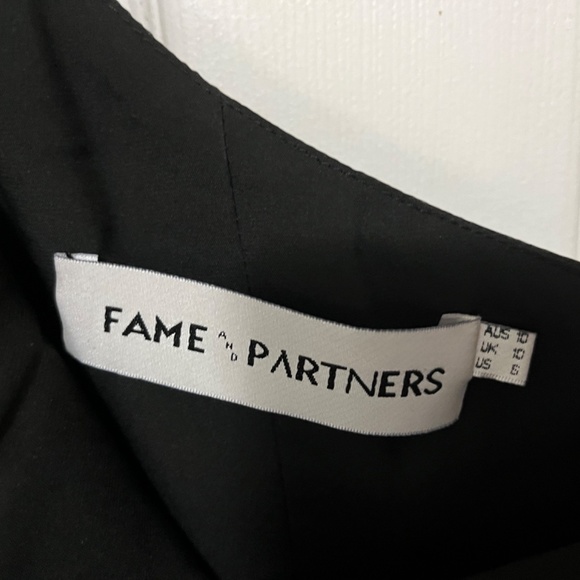 Fame and Partners Odessa Gown - Picture 4 of 6